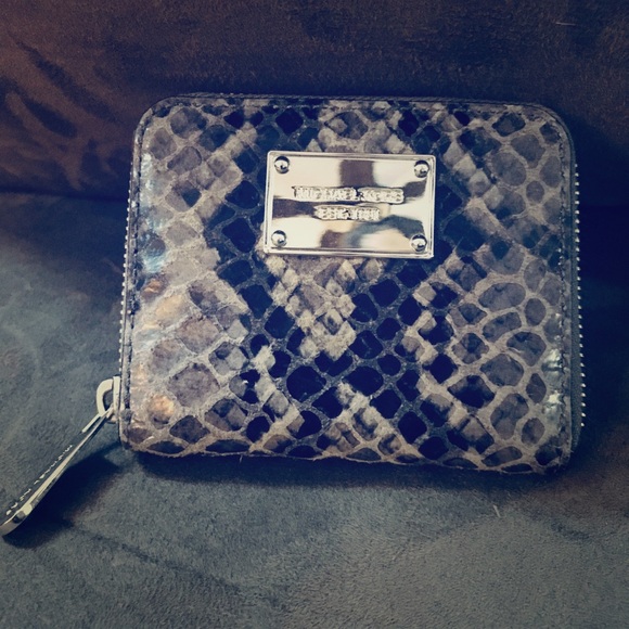 Michael Kors Handbags - Michael Kors Wallet Michael Kors Handbags - Michael Kors Wallet
